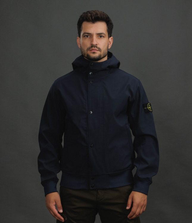 Чоловіча куртка STONE ISLAND LIGHT SOFT SHELL-R e.dye® TECHNOLOGY 154100118-S0A22 V0020, колір синій | Ціна 35999 грн, фото 2