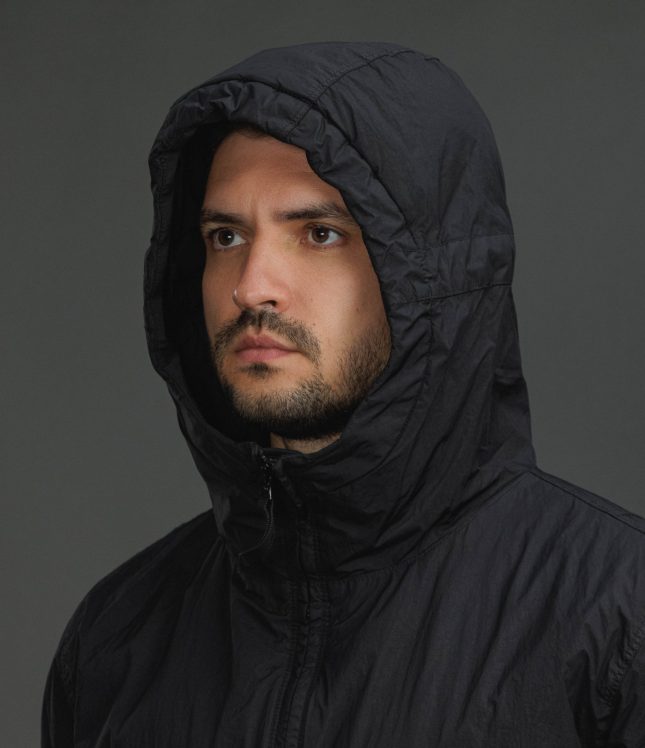 Чоловіча куртка STONE ISLAND GARMENT DYED CRINKLE REPS NY 154100110-S0A23 V0029, колір чорний | Ціна 47999 грн, фото 3