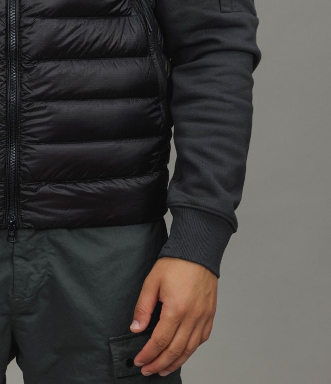 Чоловіча жилетка C.P. COMPANY D.D. SHELL GOGGLE VEST CMVE014A 110416A COL:999, колір чорний | Ціна 26999 грн, фото 5