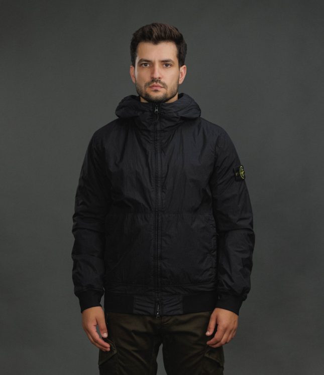 Чоловіча куртка STONE ISLAND GARMENT DYED CRINKLE REPS NY 154100110-S0A23 V0029, колір чорний | Ціна 47999 грн, фото 2