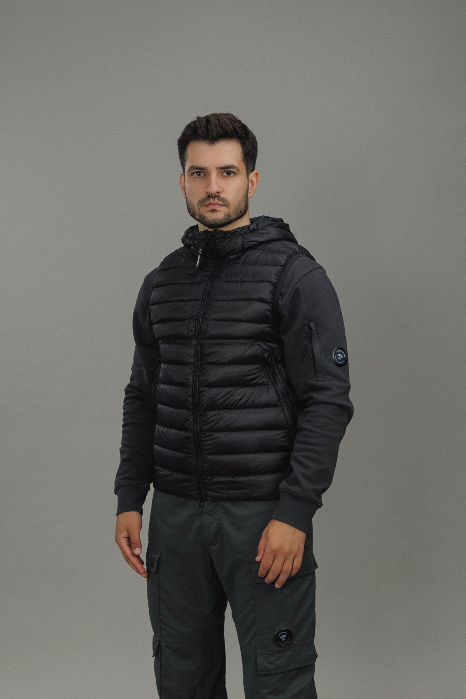 Чоловіча жилетка C.P. COMPANY D.D. SHELL GOGGLE VEST CMVE014A 110416A COL:999, колір чорний