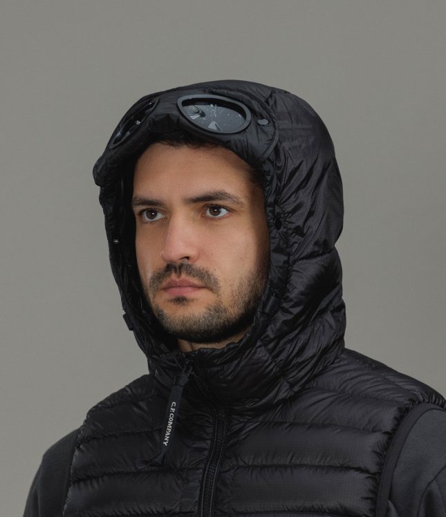 Чоловіча жилетка C.P. COMPANY D.D. SHELL GOGGLE VEST CMVE014A 110416A COL:999, колір чорний | Ціна 26999 грн, фото 6