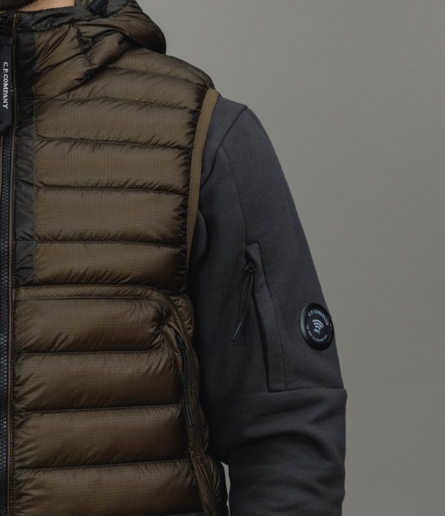 Чоловіча жилетка C.P. COMPANY D.D. SHELL GOGGLE VEST CMVE014A 110416A COL:683, колір зелений | Ціна 26999 грн, фото 4