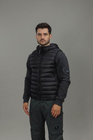 Чоловіча жилетка C.P. COMPANY D.D. SHELL GOGGLE VEST CMVE014A 110416A COL:999, колір чорний