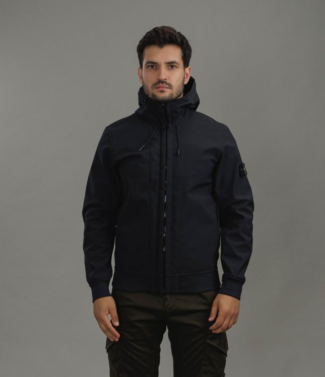 Чоловіча куртка STONE ISLAND SOFT SHELL-R e.dye® TECHNOLOGY 15Q100004-S0B22 V0029, колір чорний | Ціна 36999 грн, фото 2