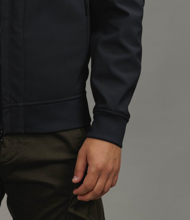 Чоловіча куртка STONE ISLAND SOFT SHELL-R e.dye® TECHNOLOGY 15Q100004-S0B22 V0029, колір чорний | Ціна 36999 грн, фото 5