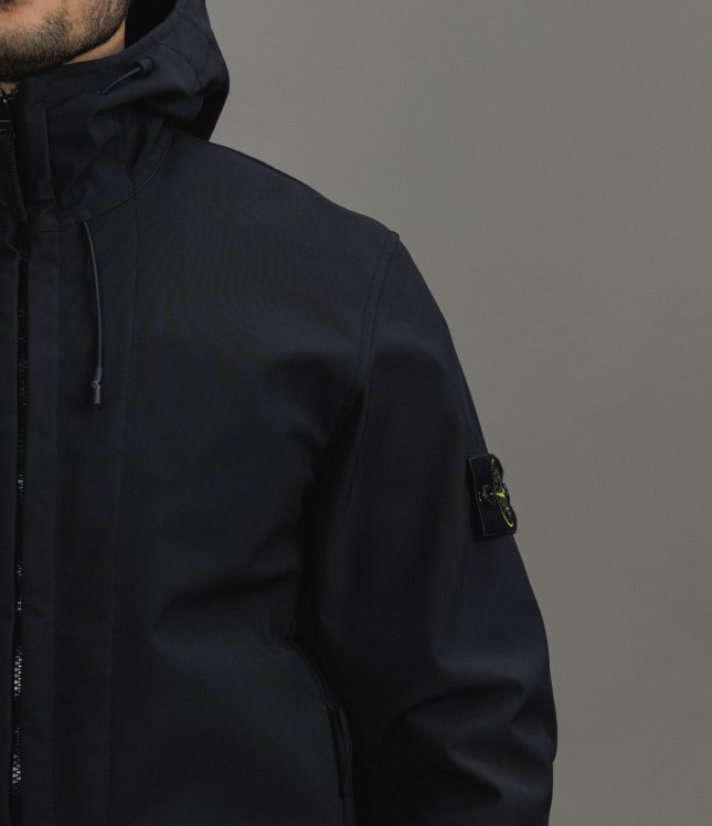 Чоловіча куртка STONE ISLAND SOFT SHELL-R e.dye® TECHNOLOGY 15Q100004-S0B22 V0029, колір чорний | Ціна 36999 грн, фото 4