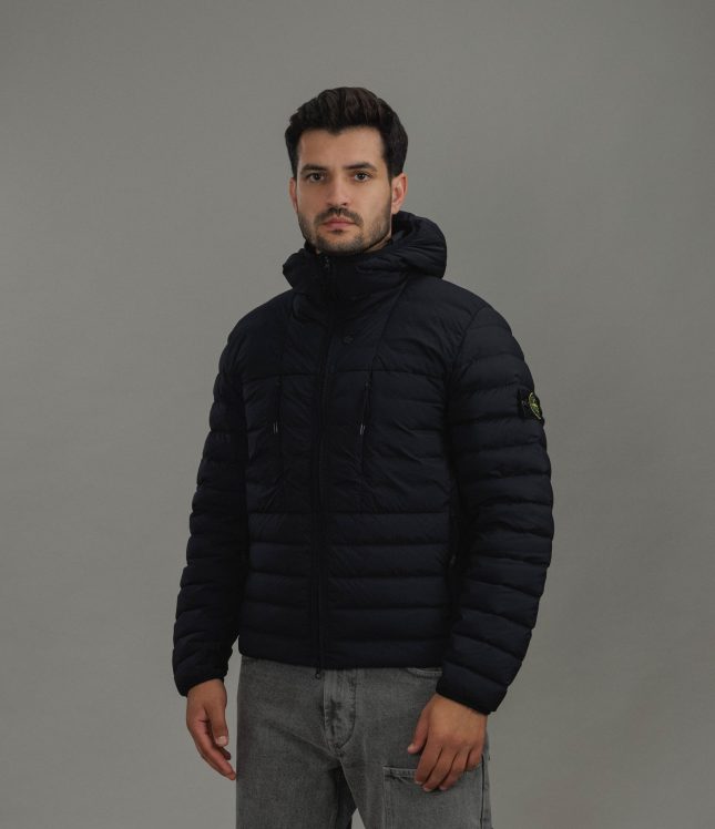 Чоловіча куртка STONE ISLAND SEAMLESS TUNNEL NYLON DOWN-TC 154100107-S0183 V0029, колір чорний | Ціна 47999 грн, фото 1